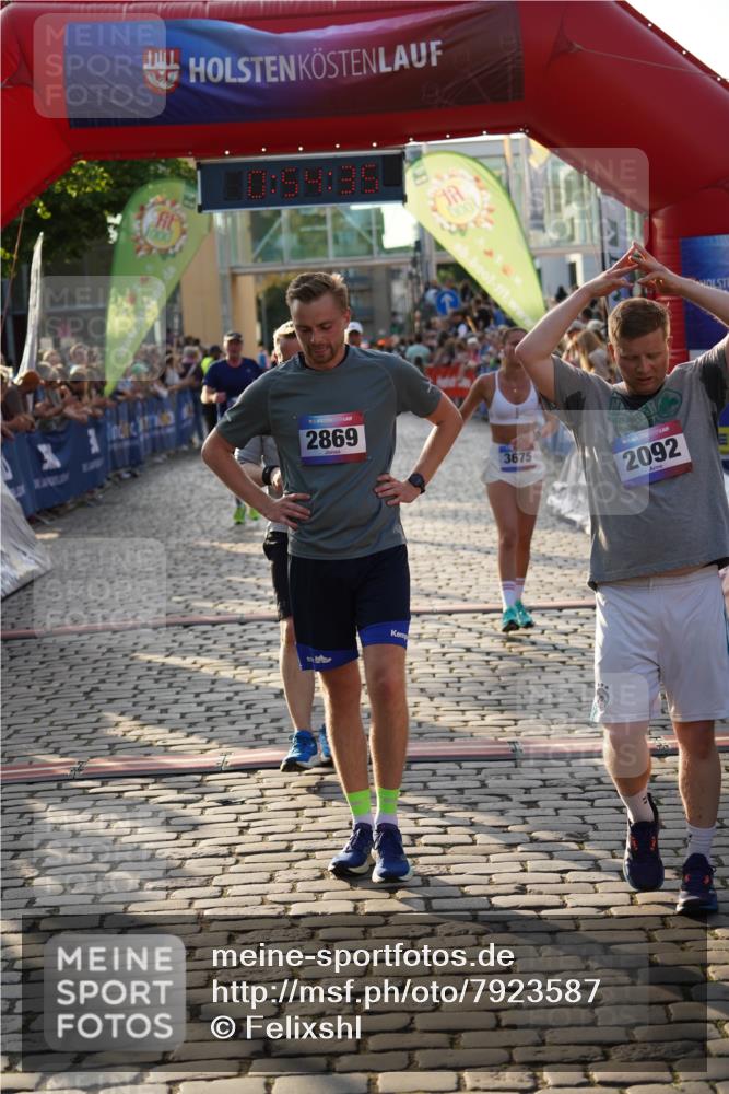 13.06.2025 - Holstenköstenlauf Felixshl http://msf.ph/oto/7923587 13.06.2025 19:54:34 Laufen 2028, 2092, 2149, 2367, 2882, 3675, 3749, 3874 meine-sportfotos.de