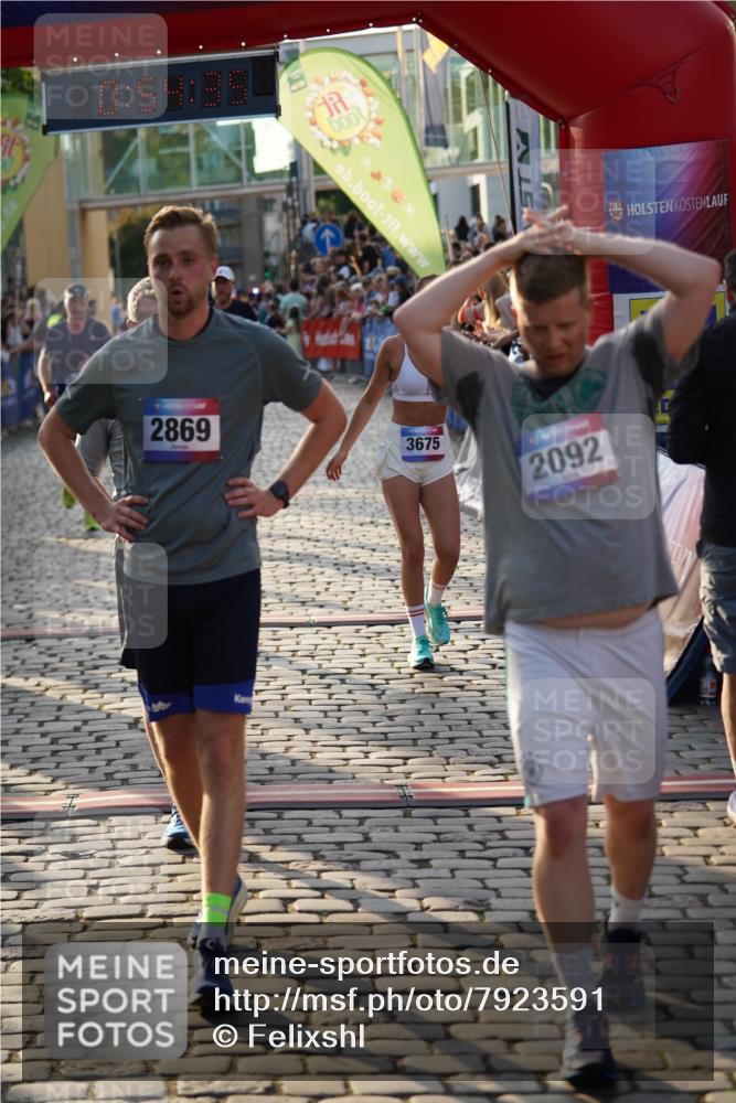 13.06.2025 - Holstenköstenlauf Felixshl http://msf.ph/oto/7923591 13.06.2025 19:54:34 Laufen 2028, 2092, 2149, 2367, 2882, 3675, 3749, 3874 meine-sportfotos.de