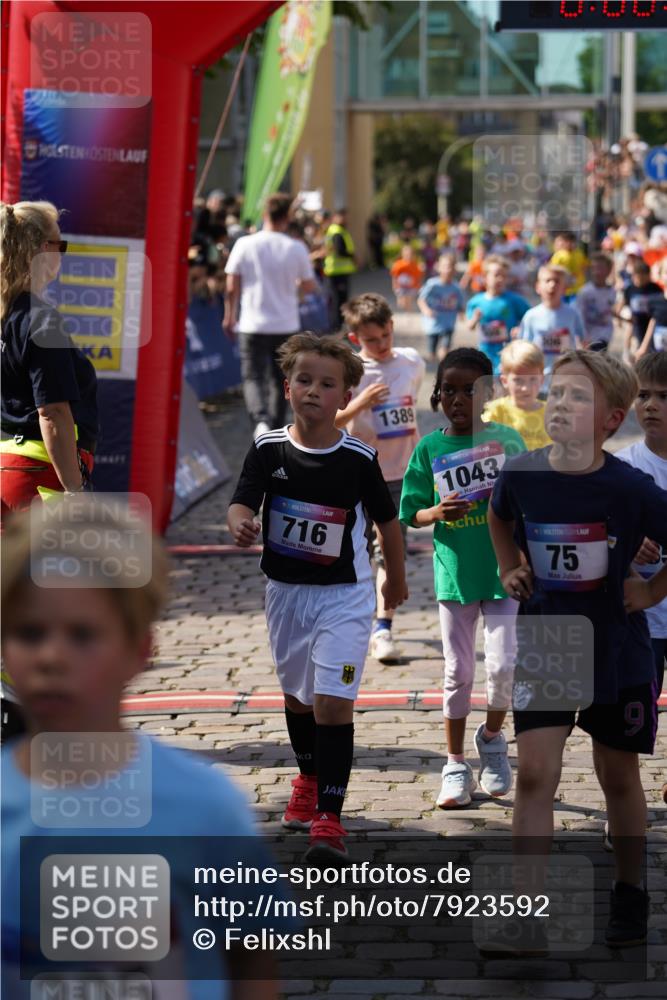 13.06.2025 - Holstenköstenlauf Felixshl http://msf.ph/oto/7923592 13.06.2025 16:07:05 Laufen 26, 34, 306, 316, 434, 452, 459, 467, 574, 575, 585, 592, 693, 699, 716, 973, 1043, 1149, 1202, 1389 meine-sportfotos.de