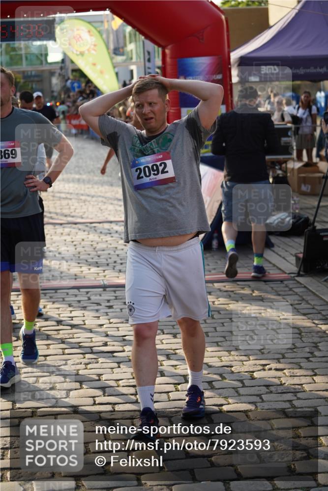 13.06.2025 - Holstenköstenlauf Felixshl http://msf.ph/oto/7923593 13.06.2025 19:54:35 Laufen 2028, 2092, 2149, 2367, 2882, 3675, 3749, 3874 meine-sportfotos.de