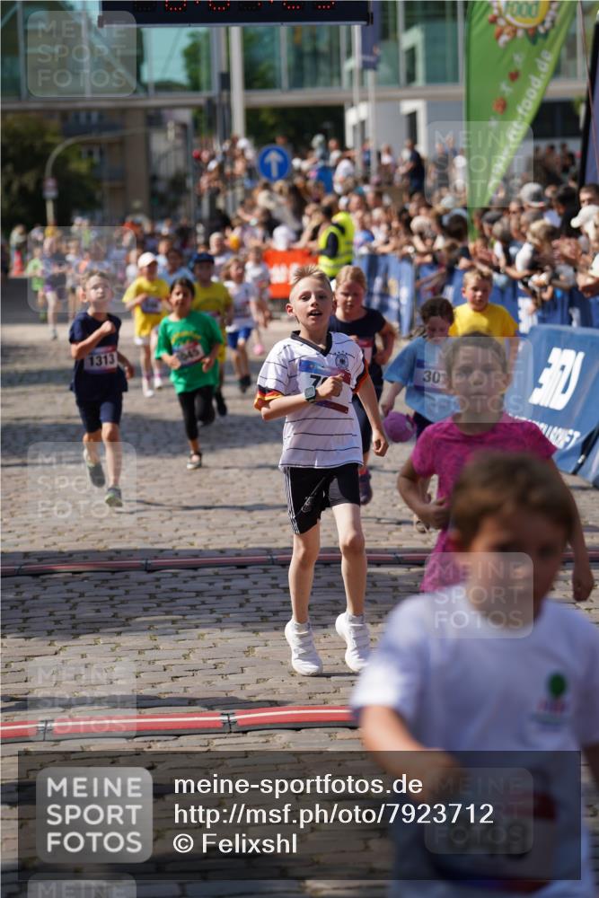 13.06.2025 - Holstenköstenlauf Felixshl http://msf.ph/oto/7923712 13.06.2025 16:07:38 Laufen 173, 196, 301, 593, 595, 596, 601, 703, 842, 853, 953, 1045, 1313, 1382, 1412, 1873 meine-sportfotos.de