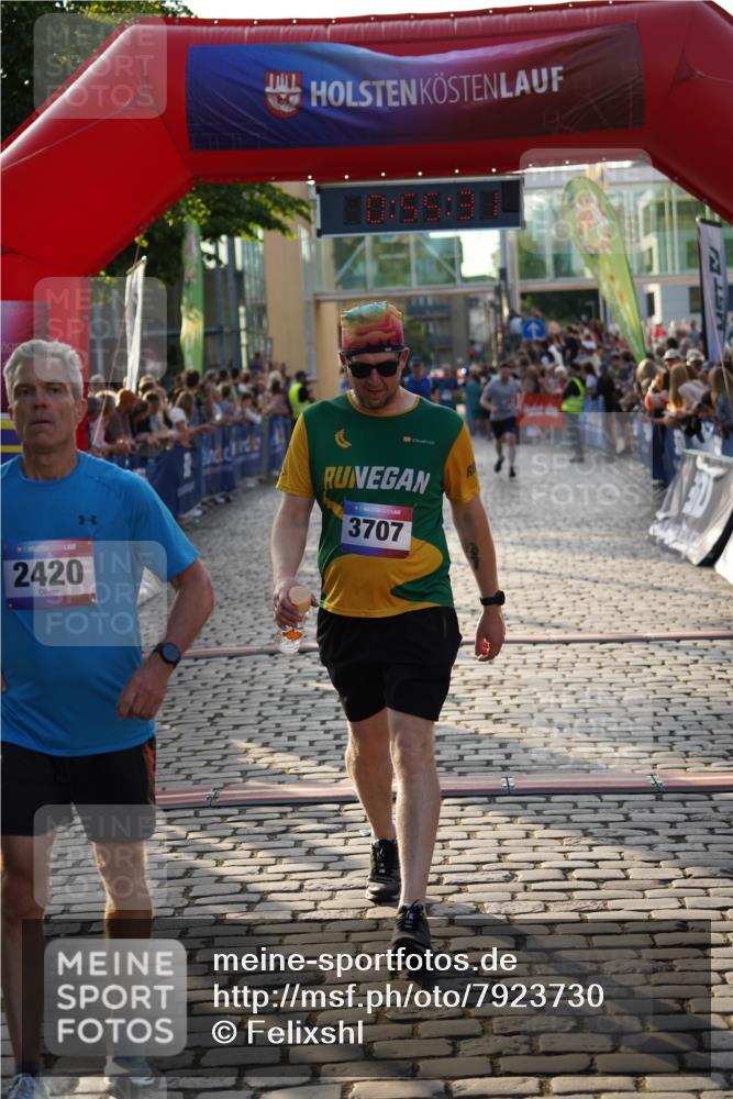13.06.2025 - Holstenköstenlauf Felixshl http://msf.ph/oto/7923730 13.06.2025 19:55:30 Laufen 2297, 2307, 3707 meine-sportfotos.de