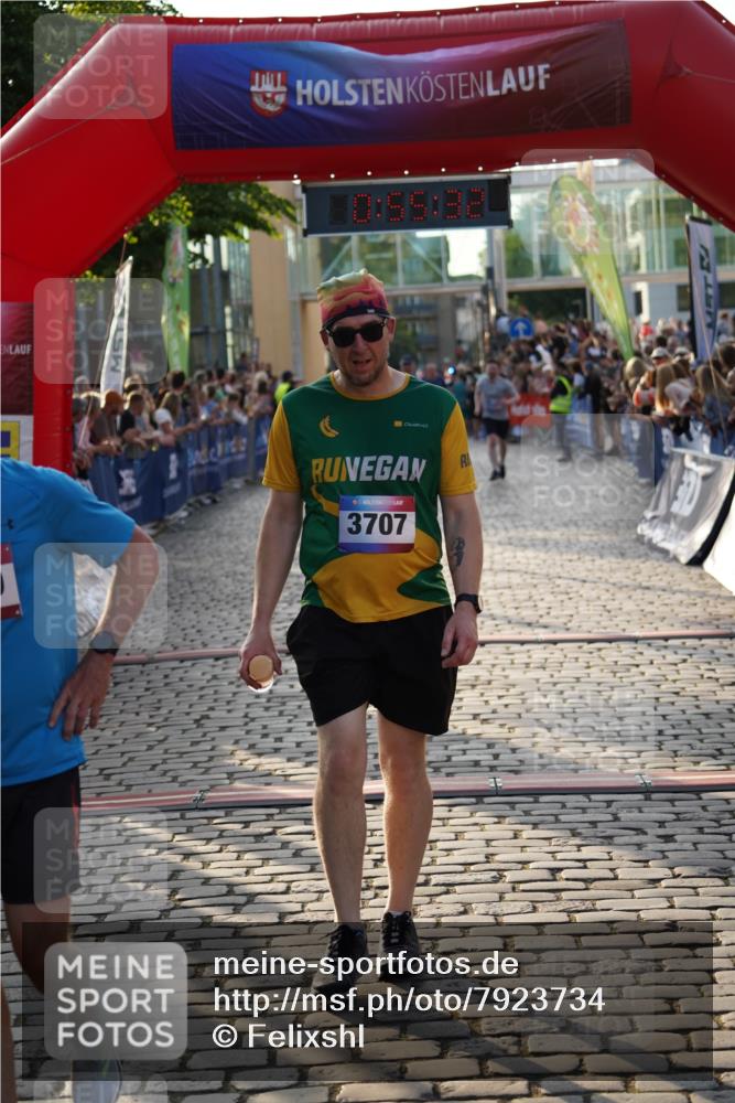 13.06.2025 - Holstenköstenlauf Felixshl http://msf.ph/oto/7923734 13.06.2025 19:55:31 Laufen 2297, 2307, 2965, 2967, 3707 meine-sportfotos.de