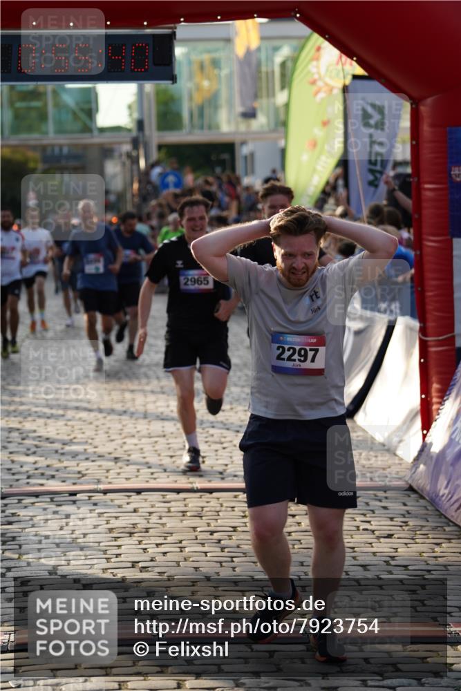 13.06.2025 - Holstenköstenlauf Felixshl http://msf.ph/oto/7923754 13.06.2025 19:55:39 Laufen 2065, 2107, 2297, 2307, 2499, 2619, 2965, 2967, 3304, 3657, 3732 meine-sportfotos.de