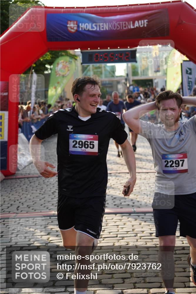 13.06.2025 - Holstenköstenlauf Felixshl http://msf.ph/oto/7923762 13.06.2025 19:55:41 Laufen 2065, 2107, 2297, 2499, 2619, 2965, 2967, 3304, 3657, 3662, 3732 meine-sportfotos.de