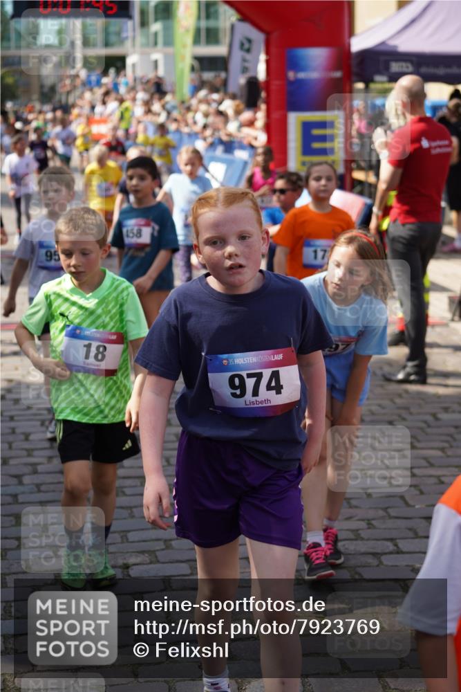 13.06.2025 - Holstenköstenlauf Felixshl http://msf.ph/oto/7923769 13.06.2025 16:07:54 Laufen 18, 52, 204, 304, 325, 432, 442, 456, 461, 464, 580, 581, 584, 588, 687, 706, 838, 846, 857, 955, 1037, 1041, 1183, 1184, 1185, 1187, 1206, 1301, 1817, 1898 meine-sportfotos.de