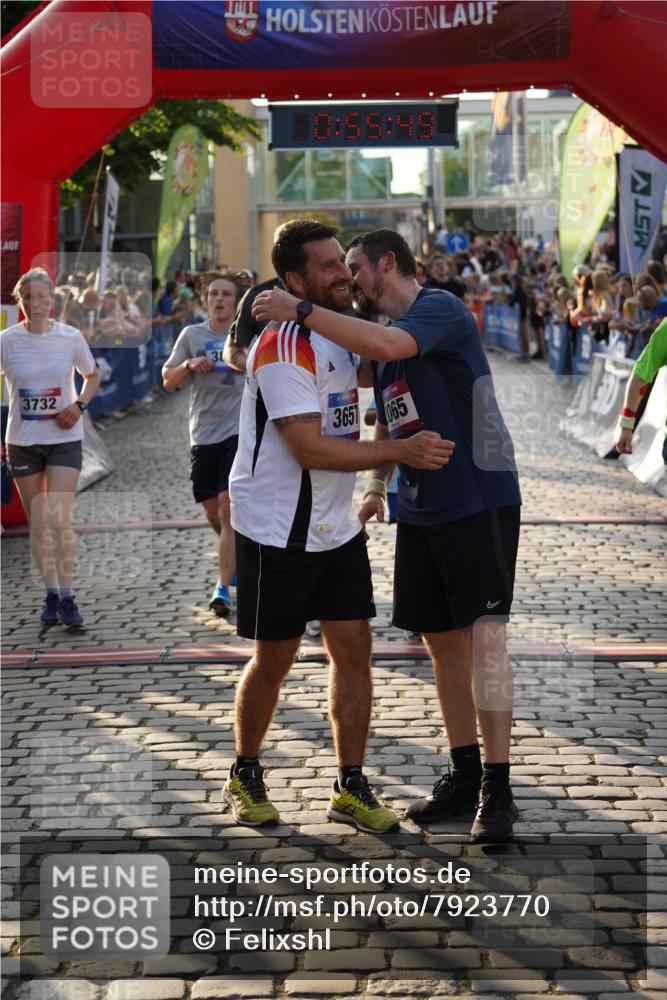 13.06.2025 - Holstenköstenlauf Felixshl http://msf.ph/oto/7923770 13.06.2025 19:55:48 Laufen 2107, 2619, 2657, 3129, 3240, 3304, 3591, 3662, 3732, 3777 meine-sportfotos.de