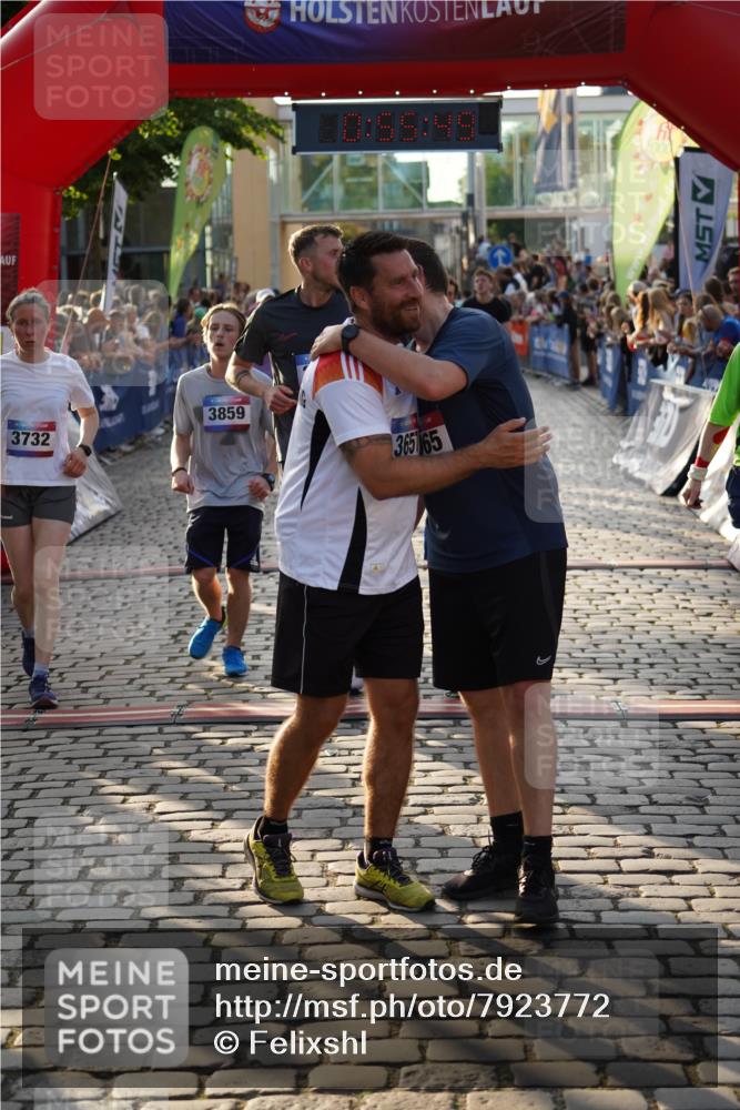 13.06.2025 - Holstenköstenlauf Felixshl http://msf.ph/oto/7923772 13.06.2025 19:55:48 Laufen 2107, 2619, 2657, 3129, 3240, 3304, 3591, 3662, 3732, 3777 meine-sportfotos.de