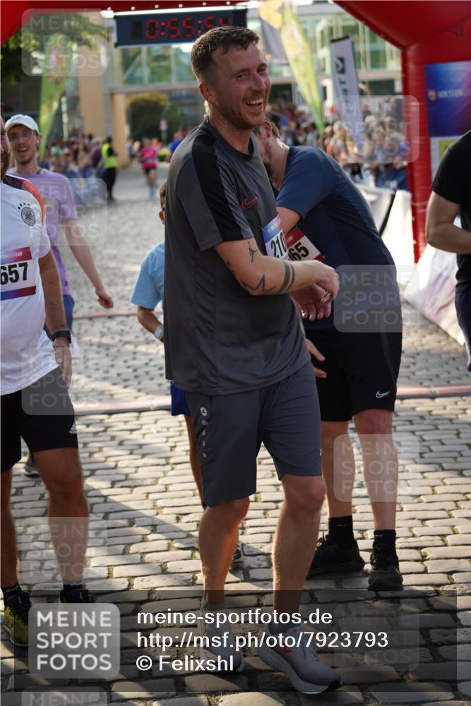 13.06.2025 - Holstenköstenlauf Felixshl http://msf.ph/oto/7923793 13.06.2025 19:55:53 Laufen 2241, 2657, 3129, 3171, 3183, 3240, 3591, 3662, 3777 meine-sportfotos.de