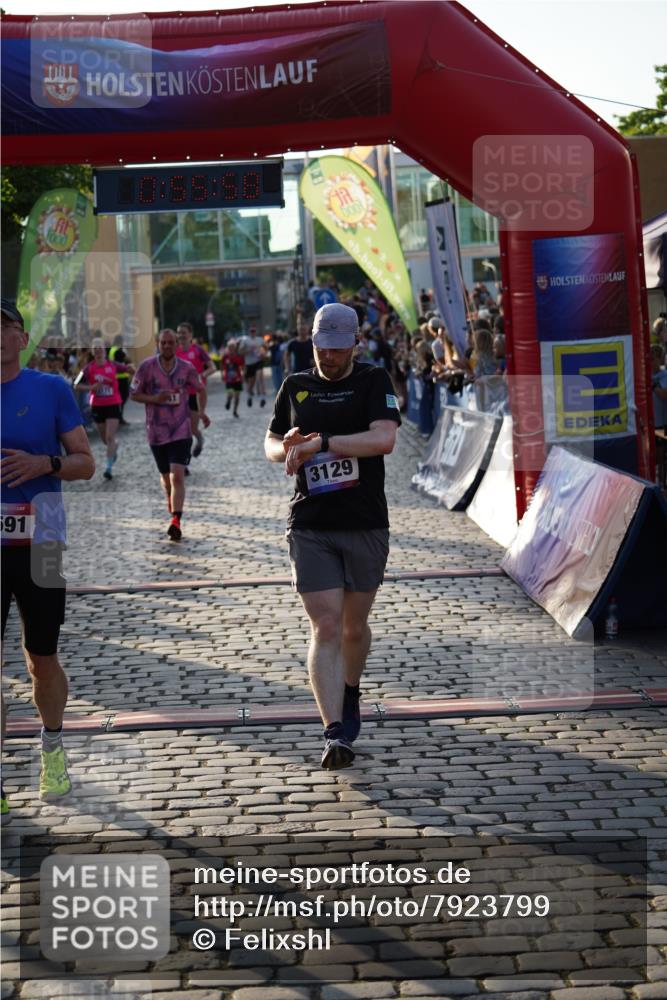 13.06.2025 - Holstenköstenlauf Felixshl http://msf.ph/oto/7923799 13.06.2025 19:55:58 Laufen 2114, 2241, 2550, 2564, 2941, 3129, 3171, 3183, 3591 meine-sportfotos.de