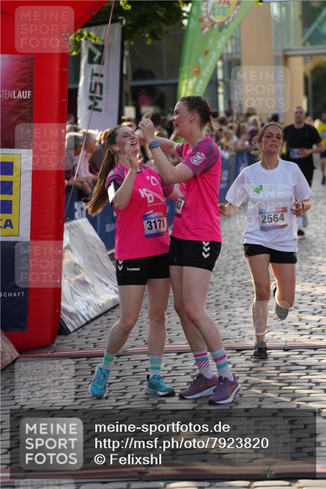 13.06.2025 - Holstenköstenlauf Felixshl http://msf.ph/oto/7923820 13.06.2025 19:56:03 Laufen 2114, 2241, 2550, 2564, 2941, 3171, 3183, 3767 meine-sportfotos.de
