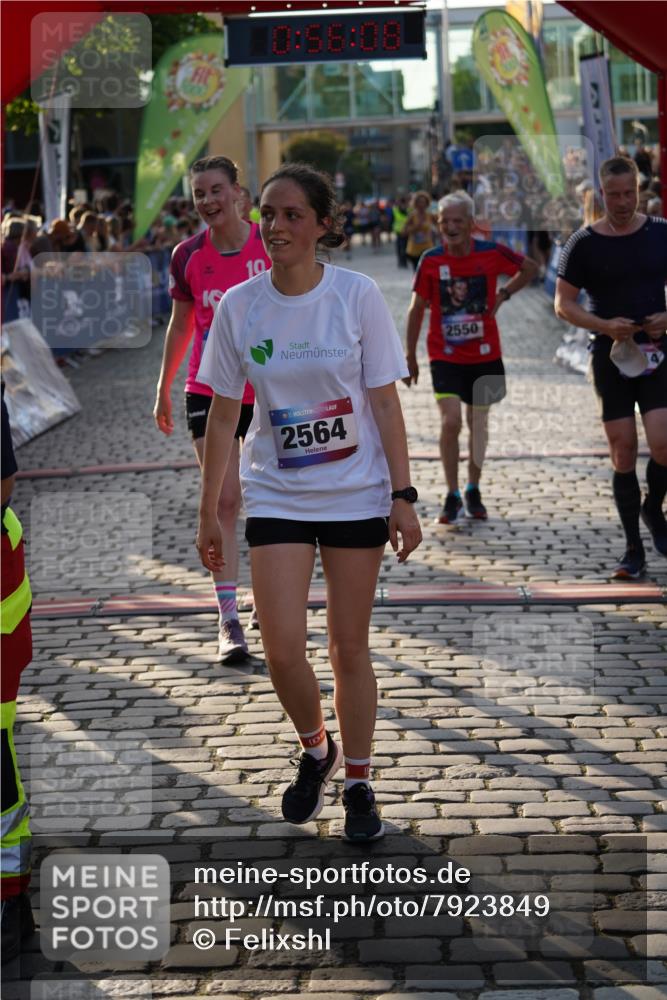 13.06.2025 - Holstenköstenlauf Felixshl http://msf.ph/oto/7923849 13.06.2025 19:56:07 Laufen 2114, 2460, 2550, 2564, 2941, 3659, 3767 meine-sportfotos.de