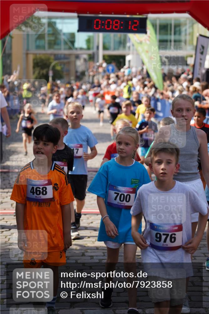 13.06.2025 - Holstenköstenlauf Felixshl http://msf.ph/oto/7923858 13.06.2025 16:08:21 Laufen 7, 191, 317, 454, 578, 582, 683, 695, 854, 956, 967, 1145, 1152, 1204 meine-sportfotos.de