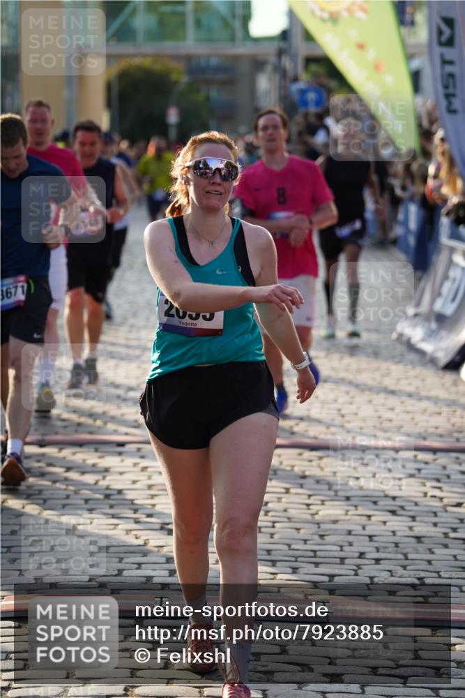 13.06.2025 - Holstenköstenlauf Felixshl http://msf.ph/oto/7923885 13.06.2025 19:56:24 Laufen 2055, 2141, 2150, 2184, 2317, 2546, 2589, 2606, 2884, 3005, 3222, 3671, 3969 meine-sportfotos.de
