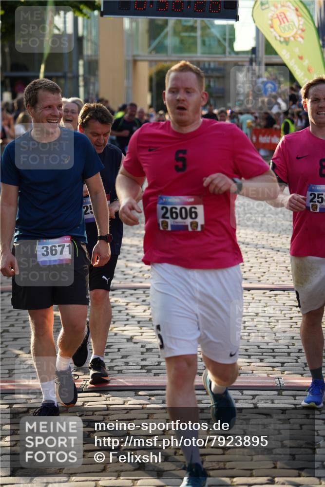 13.06.2025 - Holstenköstenlauf Felixshl http://msf.ph/oto/7923895 13.06.2025 19:56:27 Laufen 2141, 2150, 2184, 2317, 2546, 2589, 2606, 3005, 3167, 3222, 3671, 3917, 3937, 3969 meine-sportfotos.de
