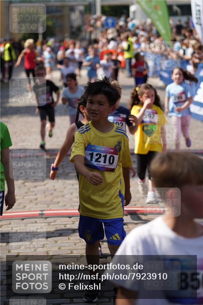 13.06.2025 - Holstenköstenlauf Felixshl http://msf.ph/oto/7923910 13.06.2025 16:08:38 Laufen 289, 295, 303, 686, 839, 843, 845, 964, 1051, 1208, 1214, 1302, 1305, 1314, 1806 meine-sportfotos.de