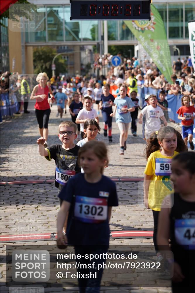 13.06.2025 - Holstenköstenlauf Felixshl http://msf.ph/oto/7923922 13.06.2025 16:08:40 Laufen 289, 291, 295, 303, 686, 839, 843, 845, 858, 861, 964, 1051, 1208, 1214, 1305, 1311, 1314, 1806 meine-sportfotos.de