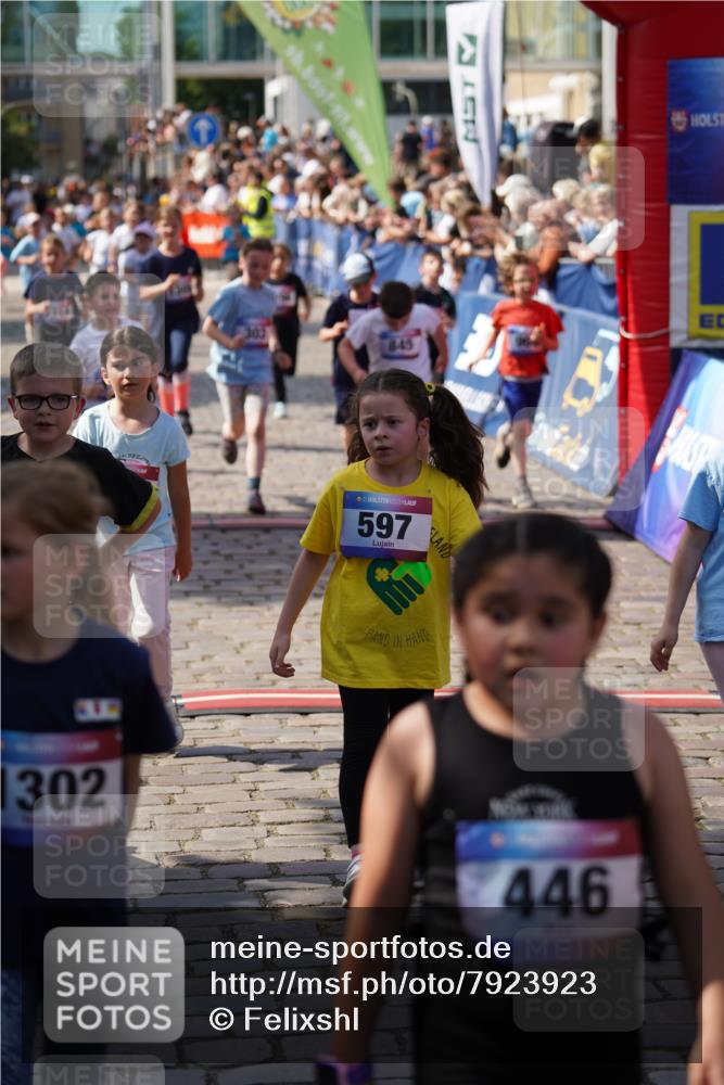 13.06.2025 - Holstenköstenlauf Felixshl http://msf.ph/oto/7923923 13.06.2025 16:08:41 Laufen 291, 295, 303, 686, 839, 843, 845, 858, 859, 861, 964, 1051, 1208, 1214, 1305, 1311, 1314, 1806 meine-sportfotos.de