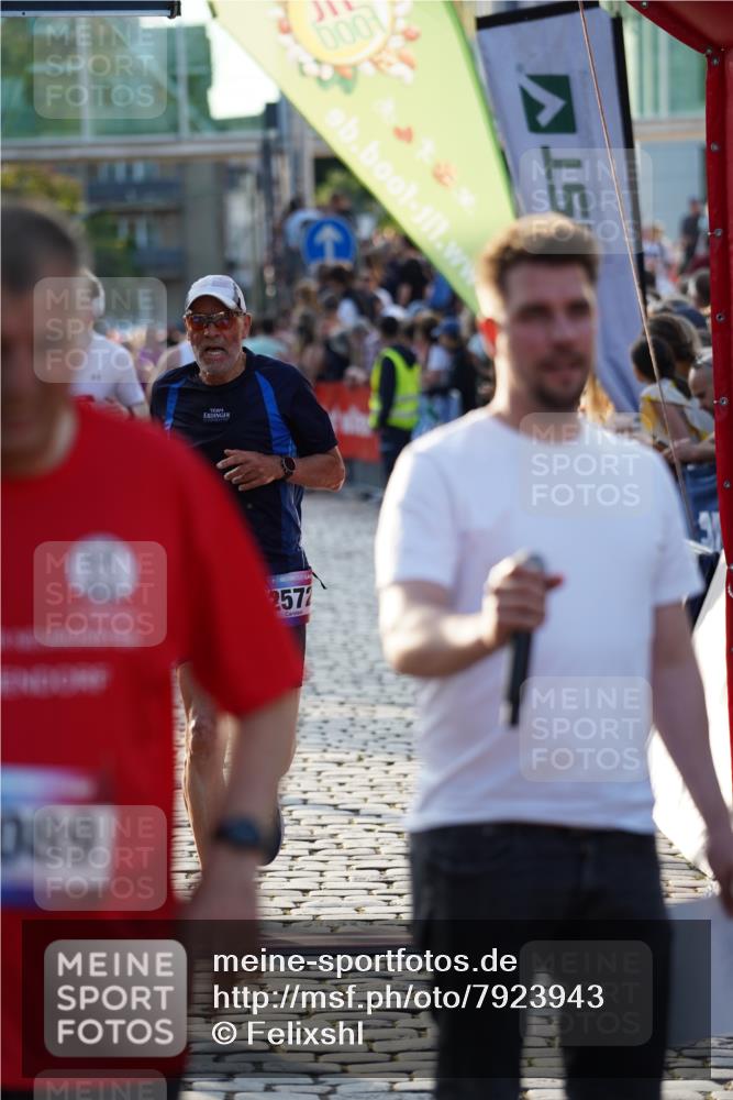 13.06.2025 - Holstenköstenlauf Felixshl http://msf.ph/oto/7923943 13.06.2025 19:56:49 Laufen 2089, 2264, 2471, 2572, 3226, 3770 meine-sportfotos.de
