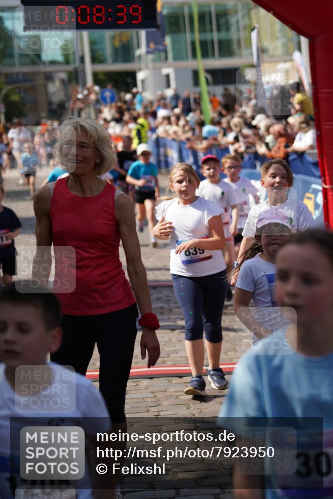 13.06.2025 - Holstenköstenlauf Felixshl http://msf.ph/oto/7923950 13.06.2025 16:08:48 Laufen 202, 290, 291, 292, 685, 686, 692, 711, 717, 839, 841, 843, 858, 859, 861, 1214, 1311, 1315, 1857 meine-sportfotos.de