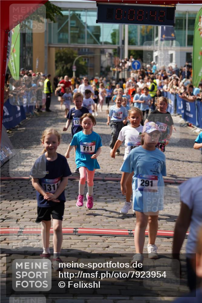 13.06.2025 - Holstenköstenlauf Felixshl http://msf.ph/oto/7923954 13.06.2025 16:08:51 Laufen 198, 200, 202, 290, 291, 292, 440, 457, 682, 685, 692, 704, 711, 717, 841, 858, 859, 861, 971, 972, 1182, 1311, 1315, 1857 meine-sportfotos.de