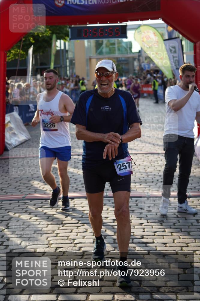 13.06.2025 - Holstenköstenlauf Felixshl http://msf.ph/oto/7923956 13.06.2025 19:56:55 Laufen 2036, 2130, 2264, 2611, 2663, 3226, 3770 meine-sportfotos.de