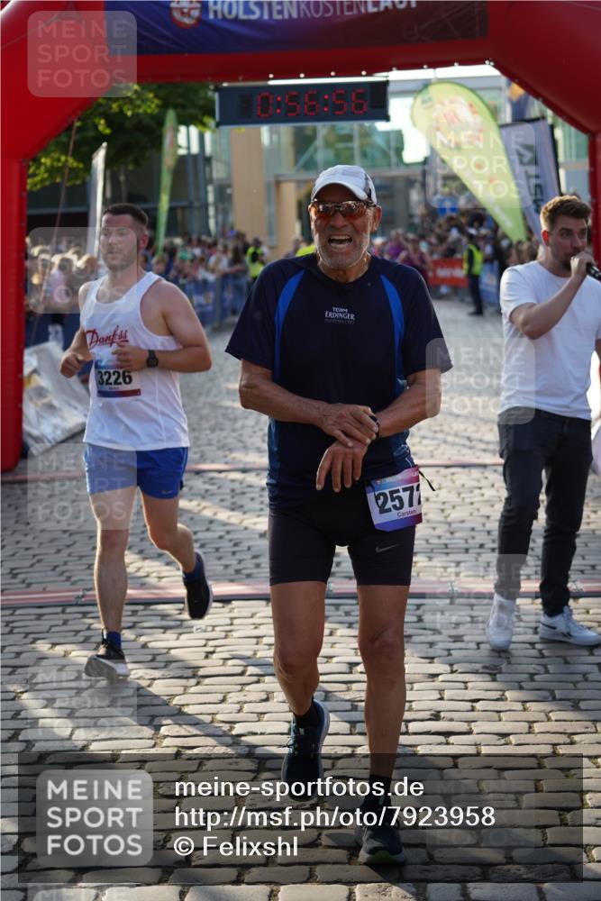 13.06.2025 - Holstenköstenlauf Felixshl http://msf.ph/oto/7923958 13.06.2025 19:56:55 Laufen 2036, 2130, 2264, 2611, 2663, 3226, 3770 meine-sportfotos.de