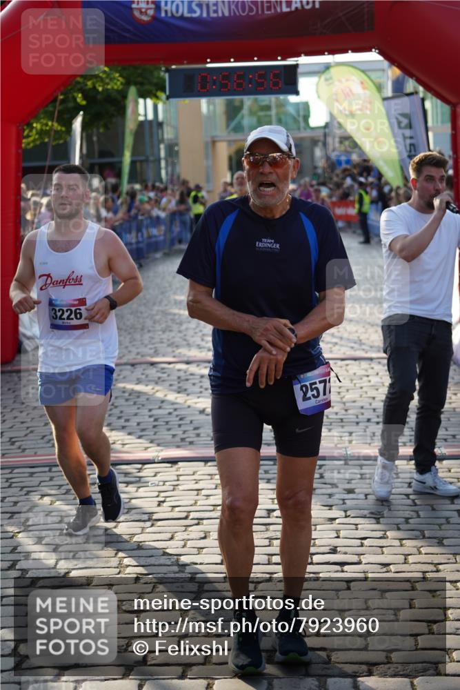 13.06.2025 - Holstenköstenlauf Felixshl http://msf.ph/oto/7923960 13.06.2025 19:56:55 Laufen 2036, 2130, 2264, 2611, 2663, 3226, 3770 meine-sportfotos.de