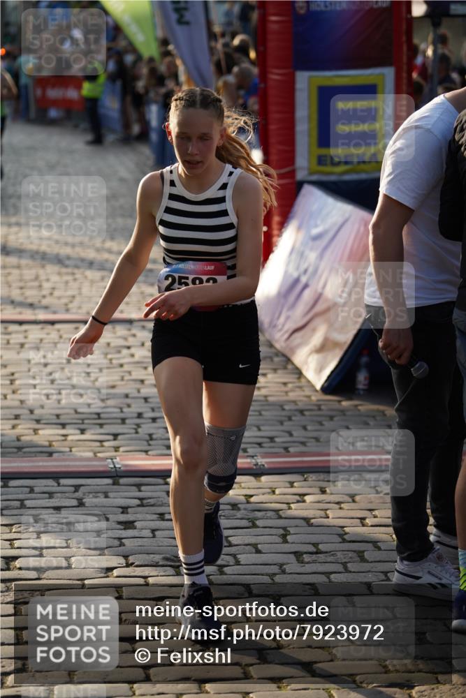 13.06.2025 - Holstenköstenlauf Felixshl http://msf.ph/oto/7923972 13.06.2025 19:57:08 Laufen 2109, 2161, 2227, 2306, 2314, 2474, 2583, 2613, 3173, 3177, 3695, 3755 meine-sportfotos.de