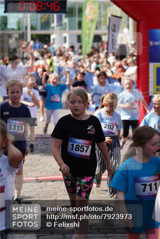 13.06.2025 - Holstenköstenlauf Felixshl http://msf.ph/oto/7923973 13.06.2025 16:08:56 Laufen 198, 200, 202, 290, 292, 318, 437, 440, 457, 599, 682, 692, 704, 717, 841, 971, 972, 977, 1049, 1050, 1182, 1307, 1820 meine-sportfotos.de