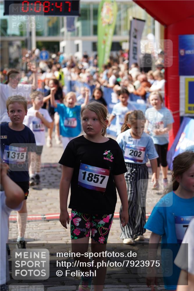 13.06.2025 - Holstenköstenlauf Felixshl http://msf.ph/oto/7923975 13.06.2025 16:08:56 Laufen 198, 200, 202, 290, 292, 318, 437, 440, 457, 599, 682, 692, 704, 717, 841, 971, 972, 977, 1049, 1050, 1182, 1307, 1820 meine-sportfotos.de