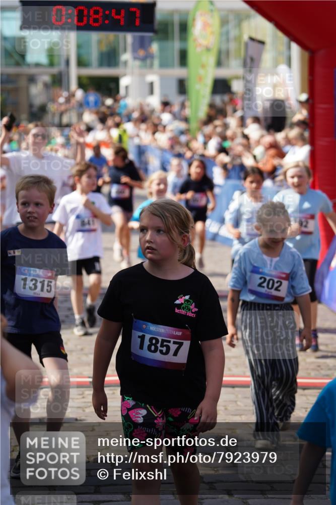 13.06.2025 - Holstenköstenlauf Felixshl http://msf.ph/oto/7923979 13.06.2025 16:08:56 Laufen 198, 200, 202, 290, 292, 318, 437, 440, 457, 599, 682, 692, 704, 717, 841, 971, 972, 977, 1049, 1050, 1182, 1307, 1820 meine-sportfotos.de