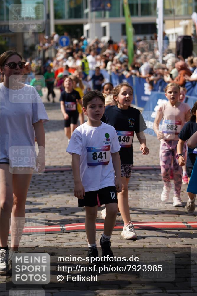 13.06.2025 - Holstenköstenlauf Felixshl http://msf.ph/oto/7923985 13.06.2025 16:08:59 Laufen 198, 200, 292, 299, 318, 437, 440, 443, 447, 457, 599, 682, 704, 717, 841, 849, 971, 972, 977, 1047, 1049, 1050, 1182, 1307, 1820 meine-sportfotos.de