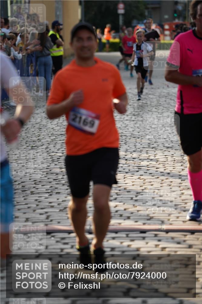 13.06.2025 - Holstenköstenlauf Felixshl http://msf.ph/oto/7924000 13.06.2025 19:57:29 Laufen 2169, 2217, 2218, 2753 meine-sportfotos.de