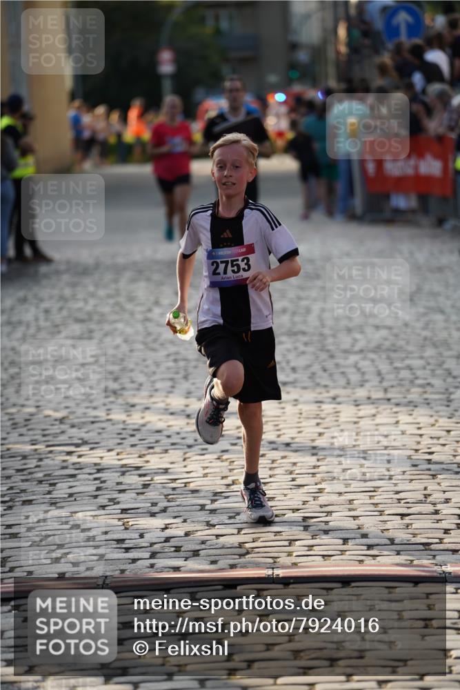 13.06.2025 - Holstenköstenlauf Felixshl http://msf.ph/oto/7924016 13.06.2025 19:57:33 Laufen 2217, 2753, 3655, 3808, 3816 meine-sportfotos.de