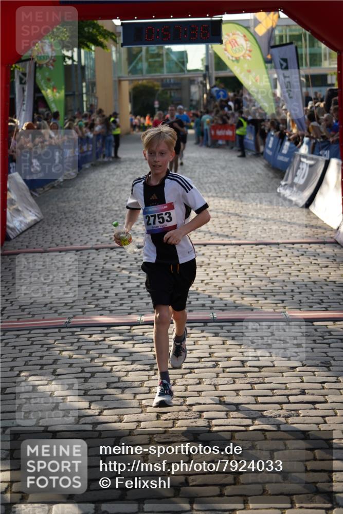 13.06.2025 - Holstenköstenlauf Felixshl http://msf.ph/oto/7924033 13.06.2025 19:57:36 Laufen 2753, 3655, 3808, 3816 meine-sportfotos.de