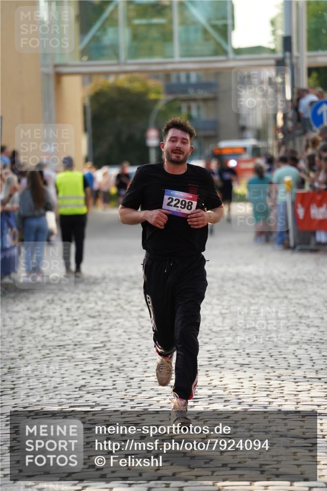 13.06.2025 - Holstenköstenlauf Felixshl http://msf.ph/oto/7924094 13.06.2025 19:58:02 Laufen 2298, 3895 meine-sportfotos.de
