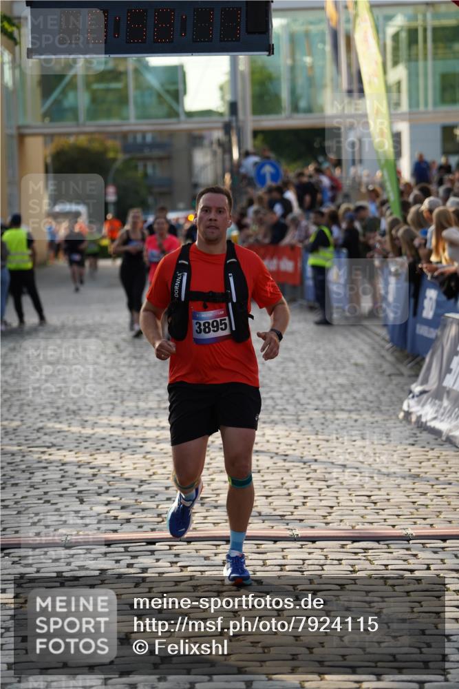 13.06.2025 - Holstenköstenlauf Felixshl http://msf.ph/oto/7924115 13.06.2025 19:58:11 Laufen 2789, 3895, 3945 meine-sportfotos.de