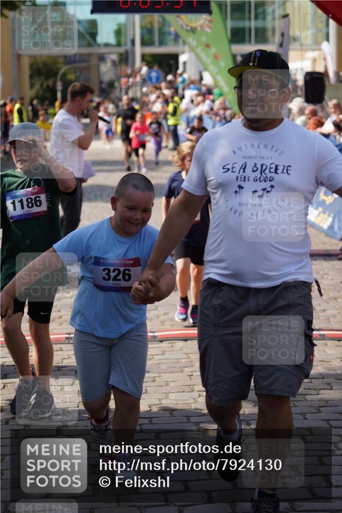 13.06.2025 - Holstenköstenlauf Felixshl http://msf.ph/oto/7924130 13.06.2025 16:09:46 Laufen 583, 598, 713, 969, 980, 1186, 1205, 1308, 1312, 2000 meine-sportfotos.de