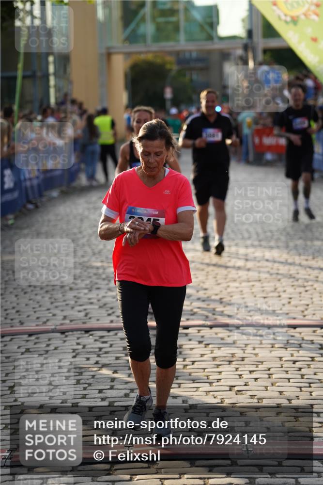 13.06.2025 - Holstenköstenlauf Felixshl http://msf.ph/oto/7924145 13.06.2025 19:58:18 Laufen 2458, 2789, 3881, 3945 meine-sportfotos.de