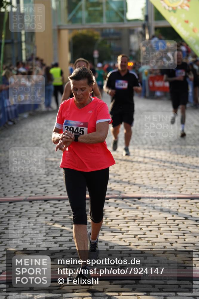 13.06.2025 - Holstenköstenlauf Felixshl http://msf.ph/oto/7924147 13.06.2025 19:58:18 Laufen 2458, 2789, 3881, 3945 meine-sportfotos.de