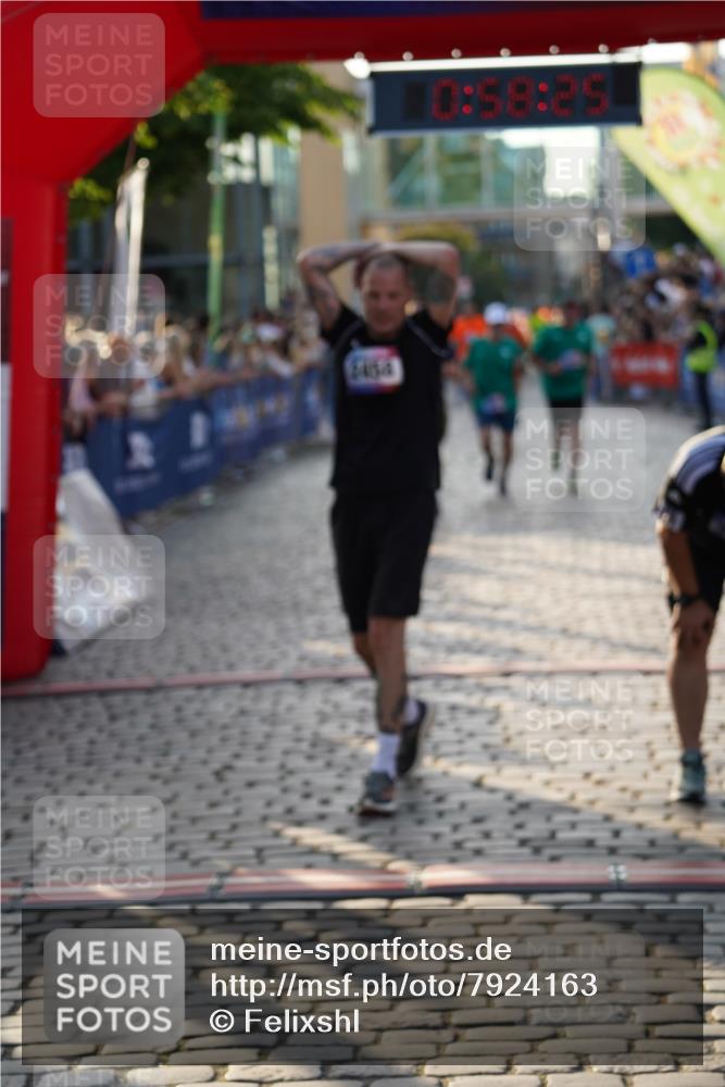 13.06.2025 - Holstenköstenlauf Felixshl http://msf.ph/oto/7924163 13.06.2025 19:58:25 Laufen 2444, 2458, 2940, 3055, 3056, 3279 meine-sportfotos.de