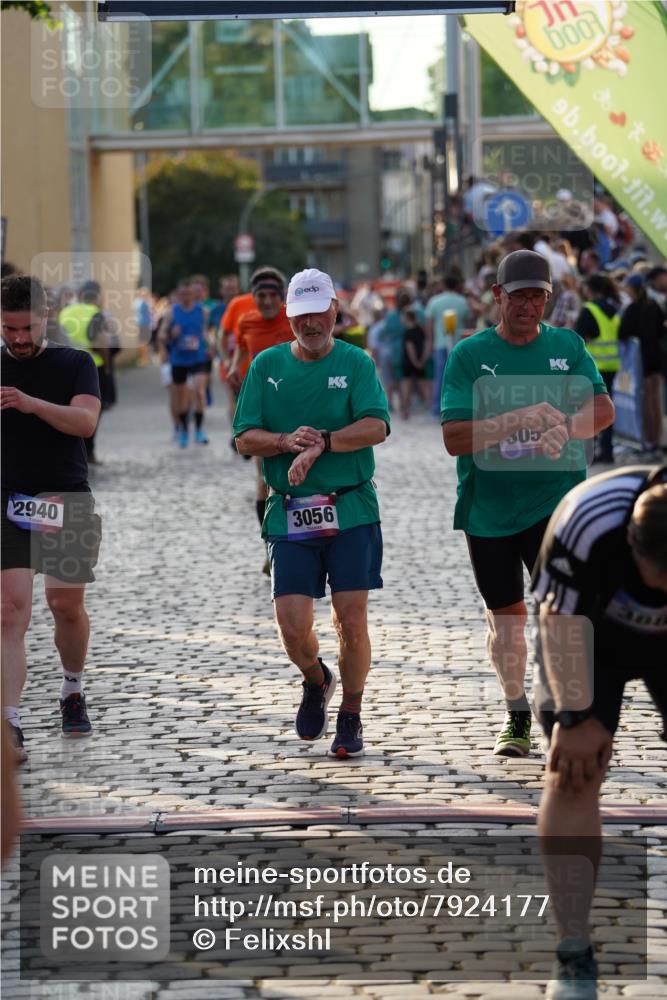 13.06.2025 - Holstenköstenlauf Felixshl http://msf.ph/oto/7924177 13.06.2025 19:58:28 Laufen 2251, 2444, 2940, 3055, 3056, 3279, 3727, 3745 meine-sportfotos.de