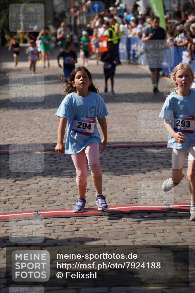 13.06.2025 - Holstenköstenlauf Felixshl http://msf.ph/oto/7924188 13.06.2025 16:10:01 Laufen 119, 201, 293, 294, 705, 961 meine-sportfotos.de