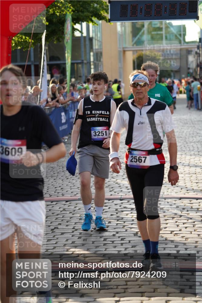 13.06.2025 - Holstenköstenlauf Felixshl http://msf.ph/oto/7924209 13.06.2025 19:58:42 Laufen 2567, 2992, 3065, 3251, 3609, 3730, 3838 meine-sportfotos.de