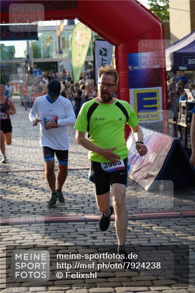 13.06.2025 - Holstenköstenlauf Felixshl http://msf.ph/oto/7924238 13.06.2025 19:58:57 Laufen 2110, 2284, 3851, 3870, 3876, 3880, 3965 meine-sportfotos.de