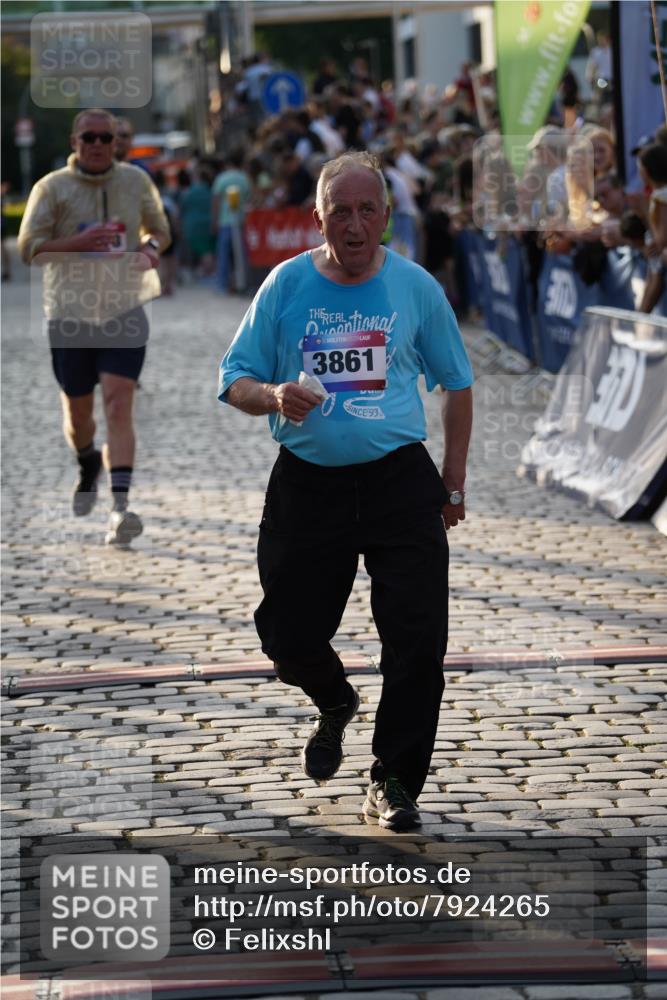 13.06.2025 - Holstenköstenlauf Felixshl http://msf.ph/oto/7924265 13.06.2025 19:59:12 Laufen 2578, 2834, 3762, 3804, 3861 meine-sportfotos.de