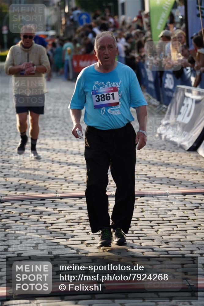 13.06.2025 - Holstenköstenlauf Felixshl http://msf.ph/oto/7924268 13.06.2025 19:59:13 Laufen 2578, 2834, 3804, 3861 meine-sportfotos.de