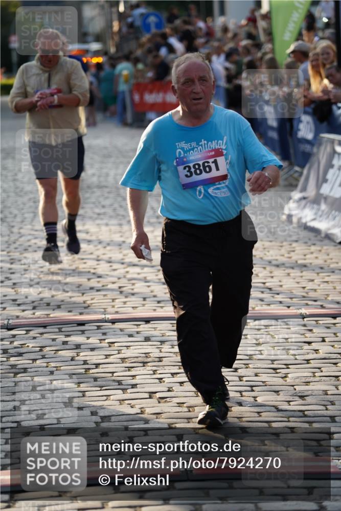 13.06.2025 - Holstenköstenlauf Felixshl http://msf.ph/oto/7924270 13.06.2025 19:59:13 Laufen 2578, 2834, 3804, 3861 meine-sportfotos.de