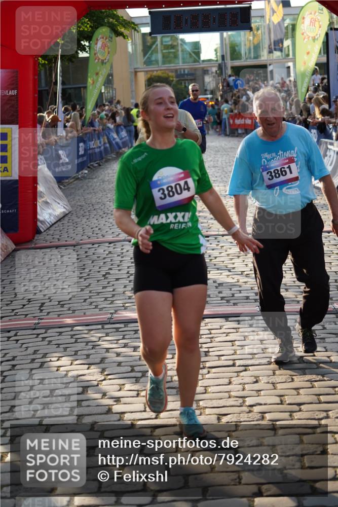 13.06.2025 - Holstenköstenlauf Felixshl http://msf.ph/oto/7924282 13.06.2025 19:59:15 Laufen 2578, 2834, 3804, 3861 meine-sportfotos.de